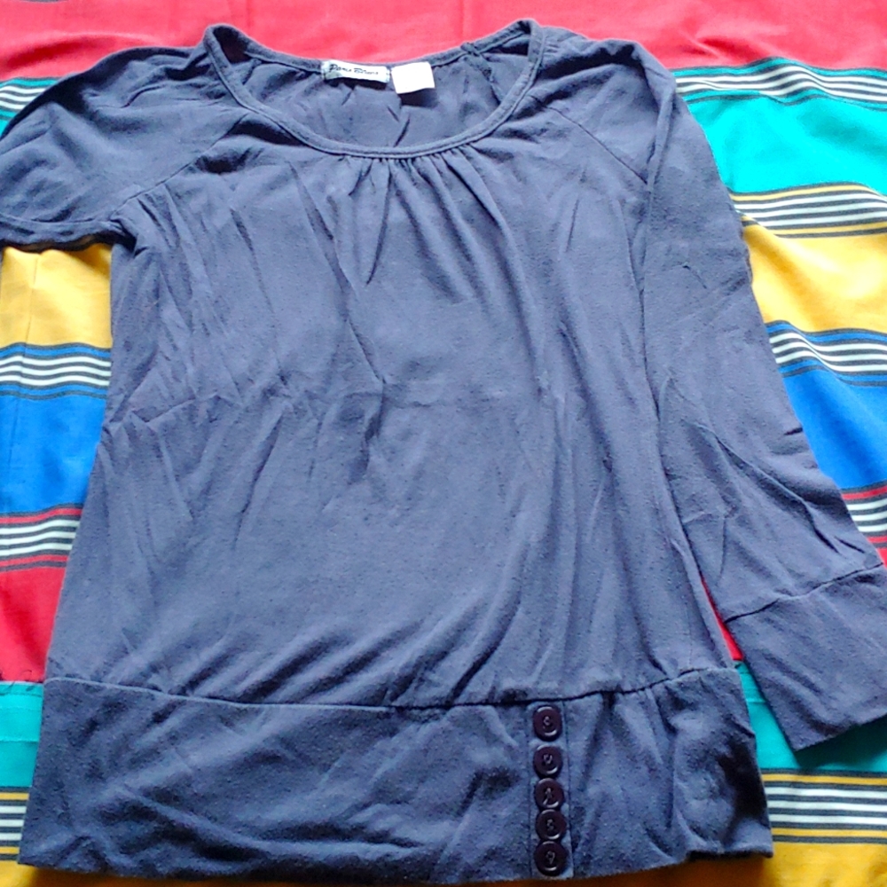 Long sleeve grey shirt